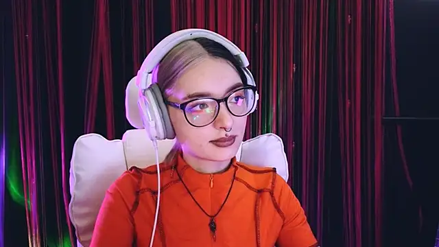 Snapshot of Avi_Nile chatting on 18, 3, 2025 Avi Nile online show from 18, 3, 2025