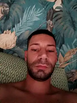 Snapshot of litleboy92 chatting on 16, 10, 2025 litleboy92 online show from 16, 10, 2025