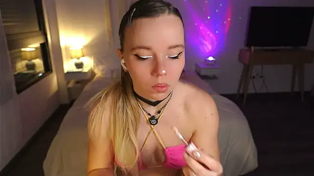 Ayra Lust online show from 12, 6, 2026