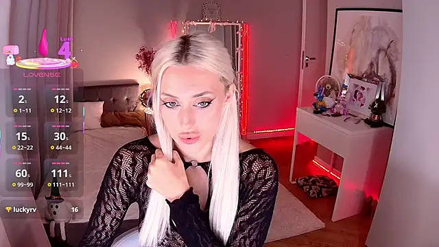 LoryWood online show from 9, 11, 2025