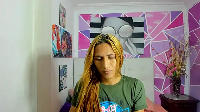 Snapshot of Brisahott chatting on 3, 12, 2024 Brisahott online show from 3, 12, 2024