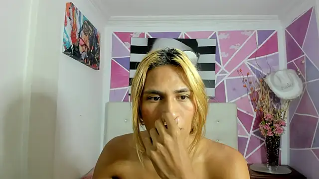 Snapshot of Brisahott chatting on 6, 3, 2025 Brisahott online show from 6, 3, 2025