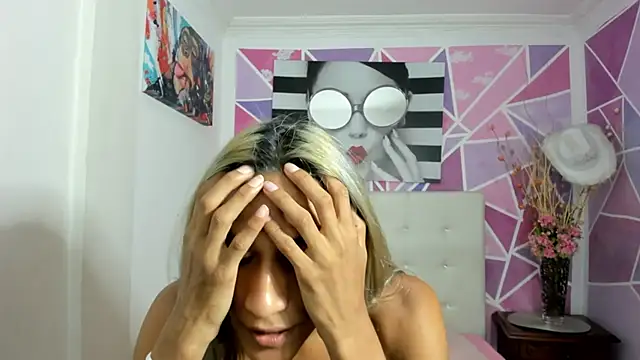 Snapshot of Brisahott chatting on 14, 3, 2025 Brisahott online show from 14, 3, 2025