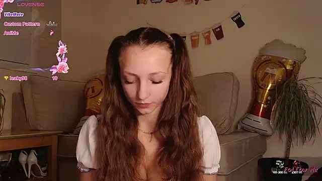 Milky flexy cat online show from 27, 9, 2025