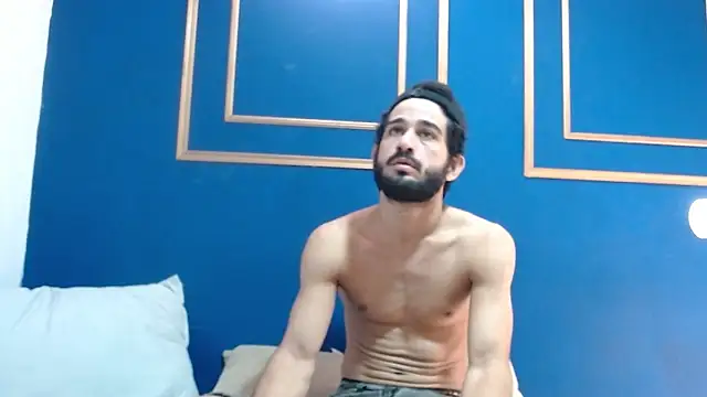 Snapshot of Moon_and_aaron chatting on 19, 3, 2026 Moon and aaron online show from 19, 3, 2026