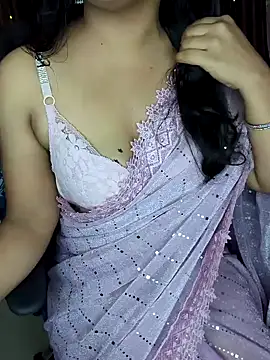 Snapshot of Tanvi-patil chatting on 7, 1, 2025 Tanvi-patil online show from 7, 1, 2025