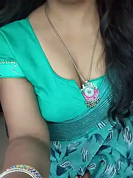 Snapshot of Tanvi-patil chatting on 22, 3, 2025 Tanvi-patil online show from 22, 3, 2025