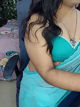 Snapshot of Tanvi-patil chatting on 23, 9, 2025 Tanvi-patil online show from 23, 9, 2025