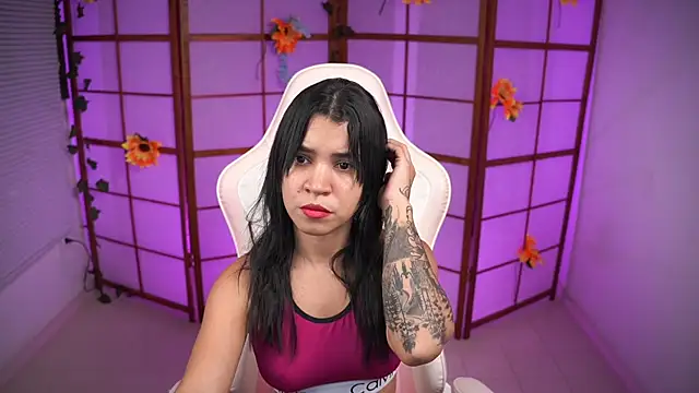 its lola24 online show from 1, 10, 2025