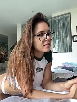 Snapshot of JuicyFruits93 chatting on 2, 3, 2025 JuicyFruits93 online show from 2, 3, 2025