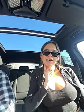 Snapshot of JuicyFruits93 chatting on 2, 3, 2026 JuicyFruits93 online show from 2, 3, 2026