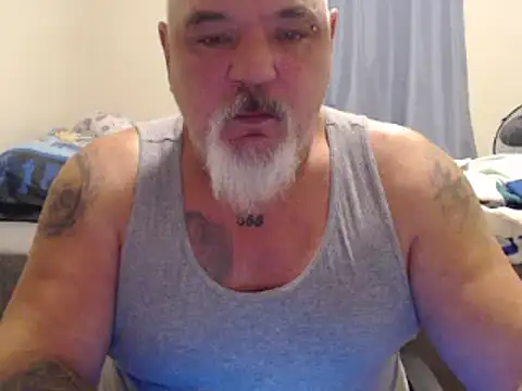 Newfiesausage1972 online show from 10, 1, 2025