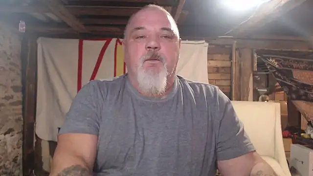 Newfiesausage1972 online show from 10, 2, 2026