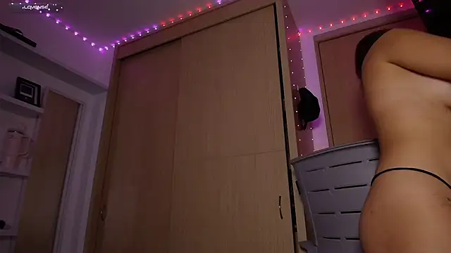 Snapshot of tinysofia_ chatting on 23, 1, 2025 tinysofia online show from 23, 1, 2025