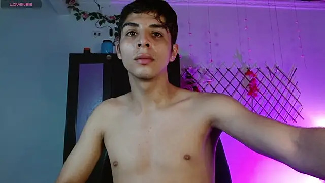 justin alexxx online show from 4, 12, 2024