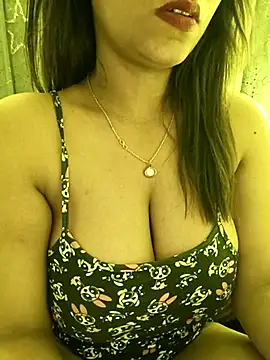 Snapshot of Divya_girl chatting on 5, 3, 2025 Divya girl online show from 5, 3, 2025