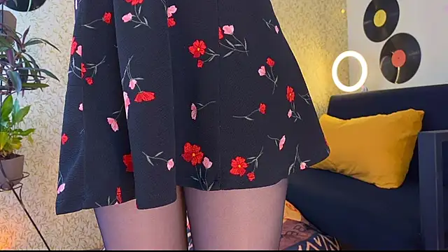 EmmyAmbros online show from 3, 3, 2025