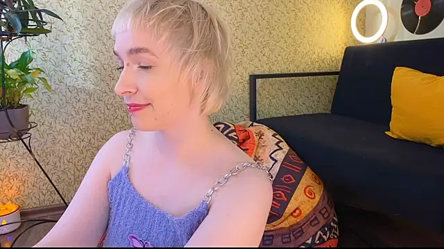 EmmyAmbros online show from 7, 3, 2025