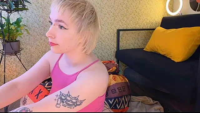 EmmyAmbros online show from 8, 3, 2025