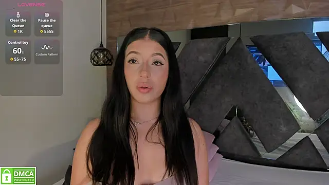 Venus velez  online show from 13, 7, 2026