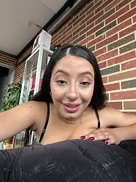 Venus velez  online show from 27, 7, 2026