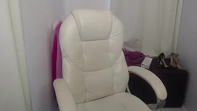 paiper halliwey online show from 20, 3, 2025