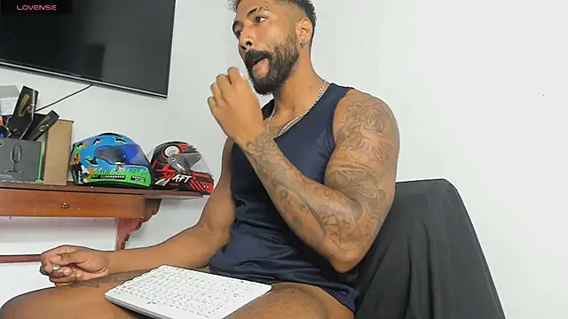 Snapshot of Xander_Str0ng chatting on 5, 12, 2025 Xander Str0ng online show from 5, 12, 2025