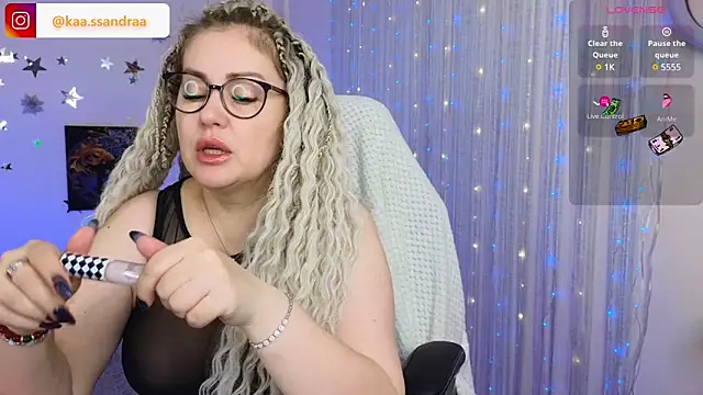 misskaassandraa online show from 26, 12, 2024