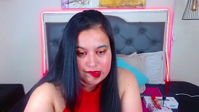 mia xx1 online show from 6, 12, 2024