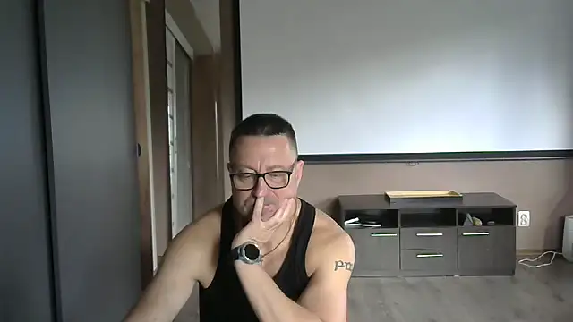 Snapshot of HarrySnake chatting on 11, 9, 2025 HarrySnake online show from 11, 9, 2025