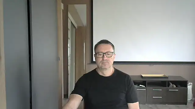 Snapshot of HarrySnake chatting on 9, 10, 2025 HarrySnake online show from 9, 10, 2025