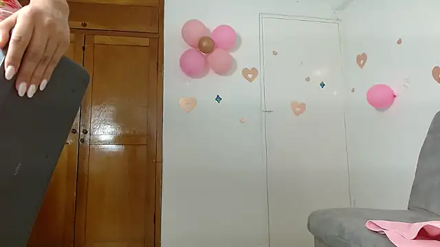 Baby Lovehot 1 online show from 13, 7, 2026