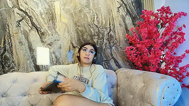 Snapshot of Zayda_1 chatting on 8, 3, 2025 Zayda 1 online show from 8, 3, 2025