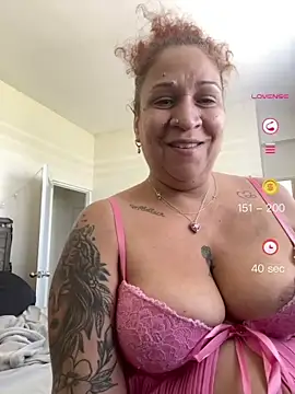 Snapshot of ladycreamypr2 chatting on 1, 7, 2026 ladycreamypr2 online show from 1, 7, 2026