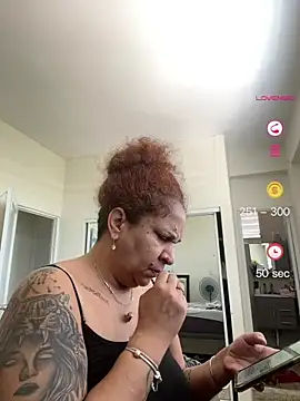 Snapshot of ladycreamypr2 chatting on 2, 7, 2026 ladycreamypr2 online show from 2, 7, 2026