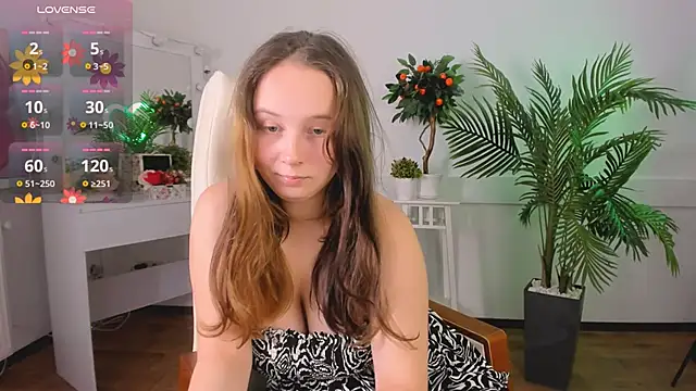 Snapshot of Ketrin_n_ chatting on 28, 10, 2025 Ketrin n online show from 28, 10, 2025