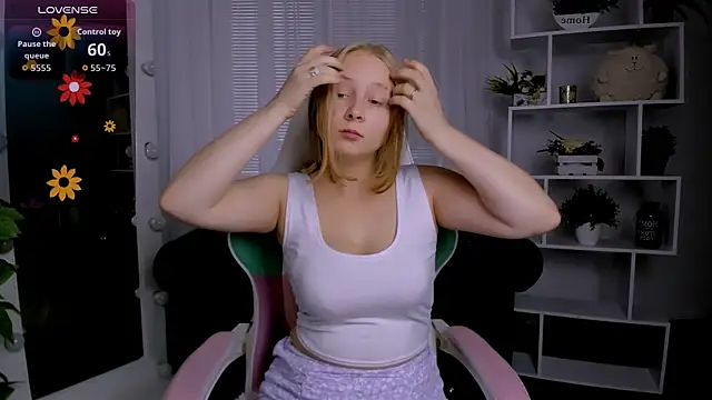 Snapshot of Ketrin_n_ chatting on 9, 11, 2025 Ketrin n online show from 9, 11, 2025