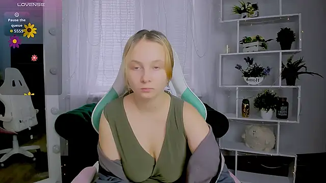 Snapshot of Ketrin_n_ chatting on 11, 2, 2026 Ketrin n online show from 11, 2, 2026