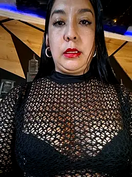 Snapshot of Bella_keny chatting on 11, 11, 2025 Bella keny online show from 11, 11, 2025