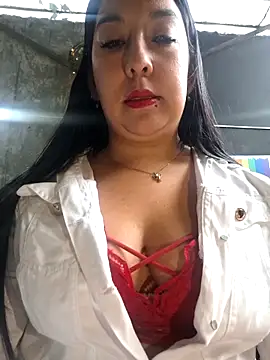 Snapshot of Bella_keny chatting on 12, 11, 2025 Bella keny online show from 12, 11, 2025