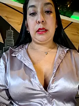 Snapshot of Bella_keny chatting on 15, 11, 2025 Bella keny online show from 15, 11, 2025