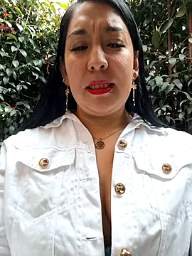 Snapshot of Bella_keny chatting on 25, 11, 2025 Bella keny online show from 25, 11, 2025