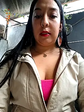 Snapshot of Bella_keny chatting on 28, 11, 2025 Bella keny online show from 28, 11, 2025