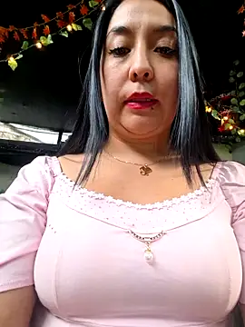 Snapshot of Bella_keny chatting on 2, 2, 2026 Bella keny online show from 2, 2, 2026