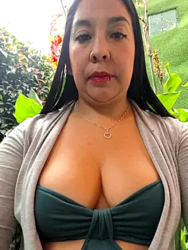 Snapshot of Bella_keny chatting on 5, 3, 2026 Bella keny online show from 5, 3, 2026