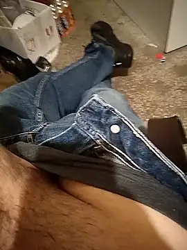 A man in public online show from 30, 9, 2025