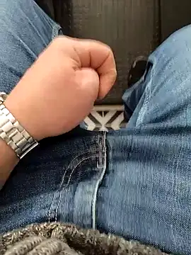 A man in public online show from 1, 3, 2026