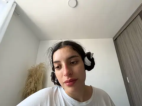 dakota le online show from 20, 6, 2026