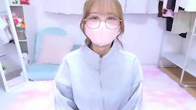 Snapshot of chihiro_ri chatting on 8, 11, 2025 chihiro ri online show from 8, 11, 2025