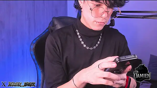 Snapshot of cinnamon_boyxxx chatting on 19, 9, 2025 cinnamon boyxxx online show from 19, 9, 2025